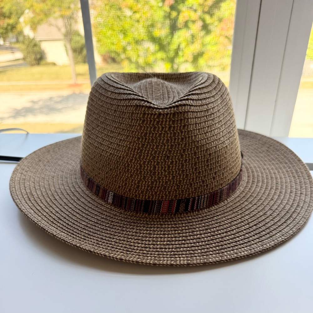 Wallaroo Adjustable Straw Hat - image 1